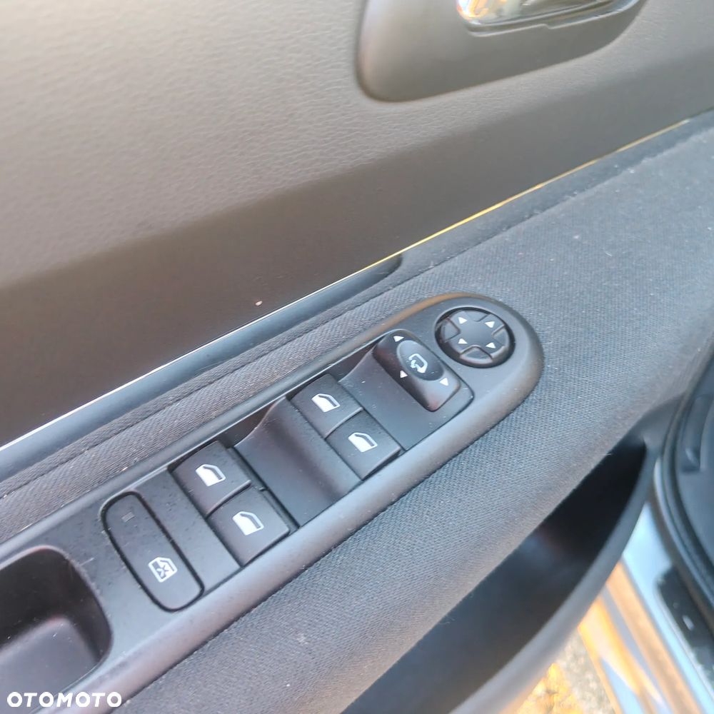 Peugeot 5008 BlueHDI 120 EAT6 Stop & Start Allure - 22