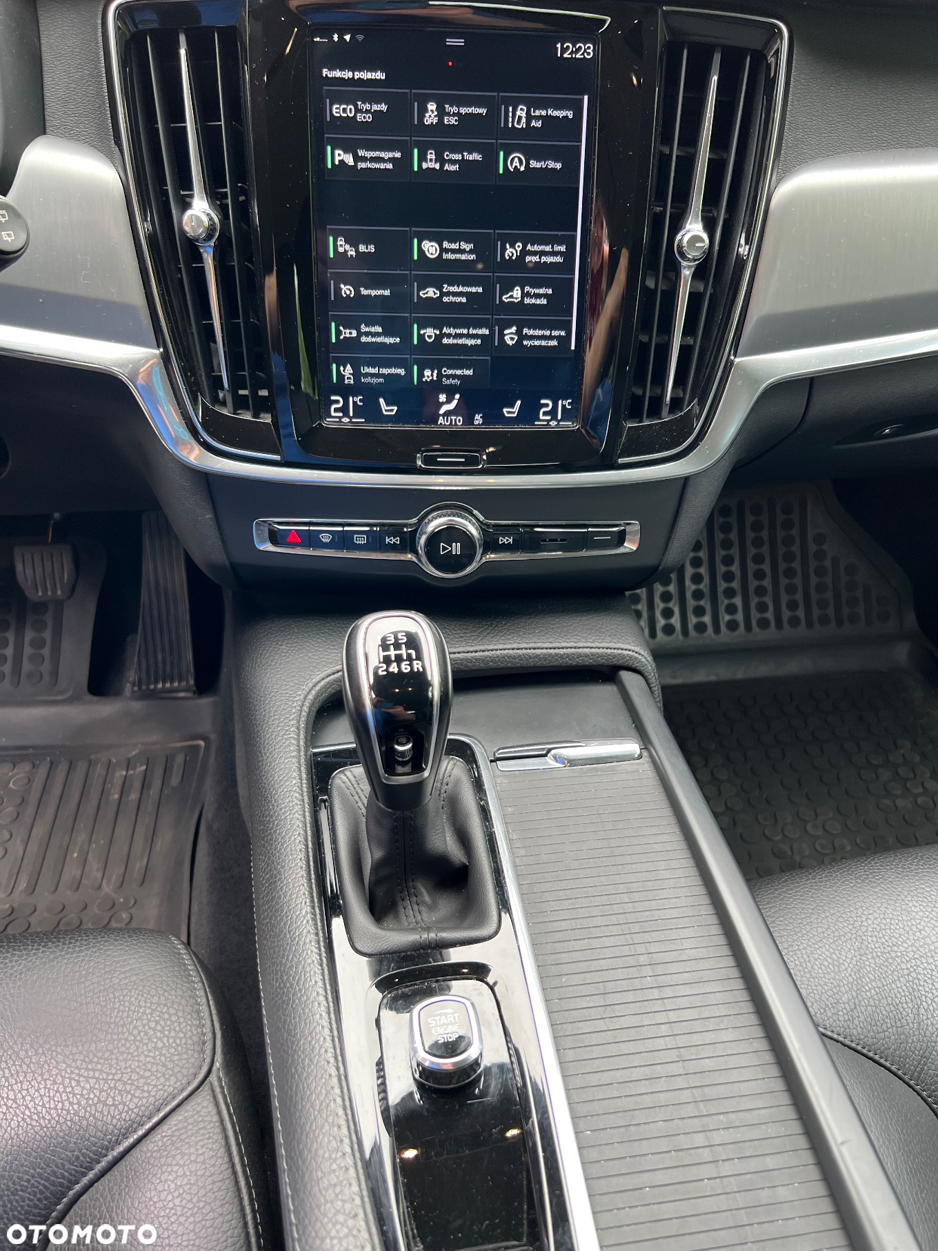 Volvo V90 D4 Momentum - 13