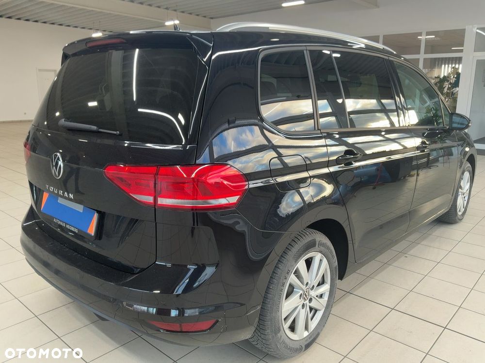 Volkswagen Touran 2024 photo 2