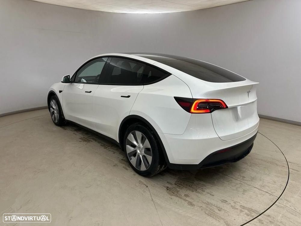 Tesla Model Y Long Range Dual Motor AWD - 4