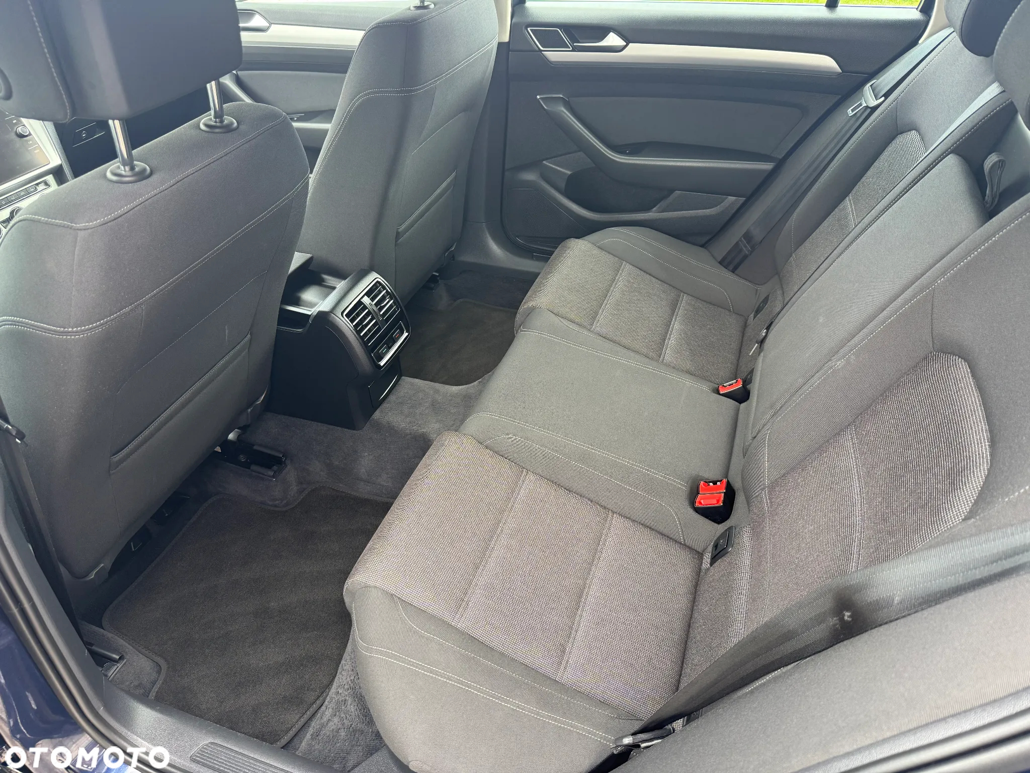 Volkswagen Passat 2.0 TDI BMT Highline - 25