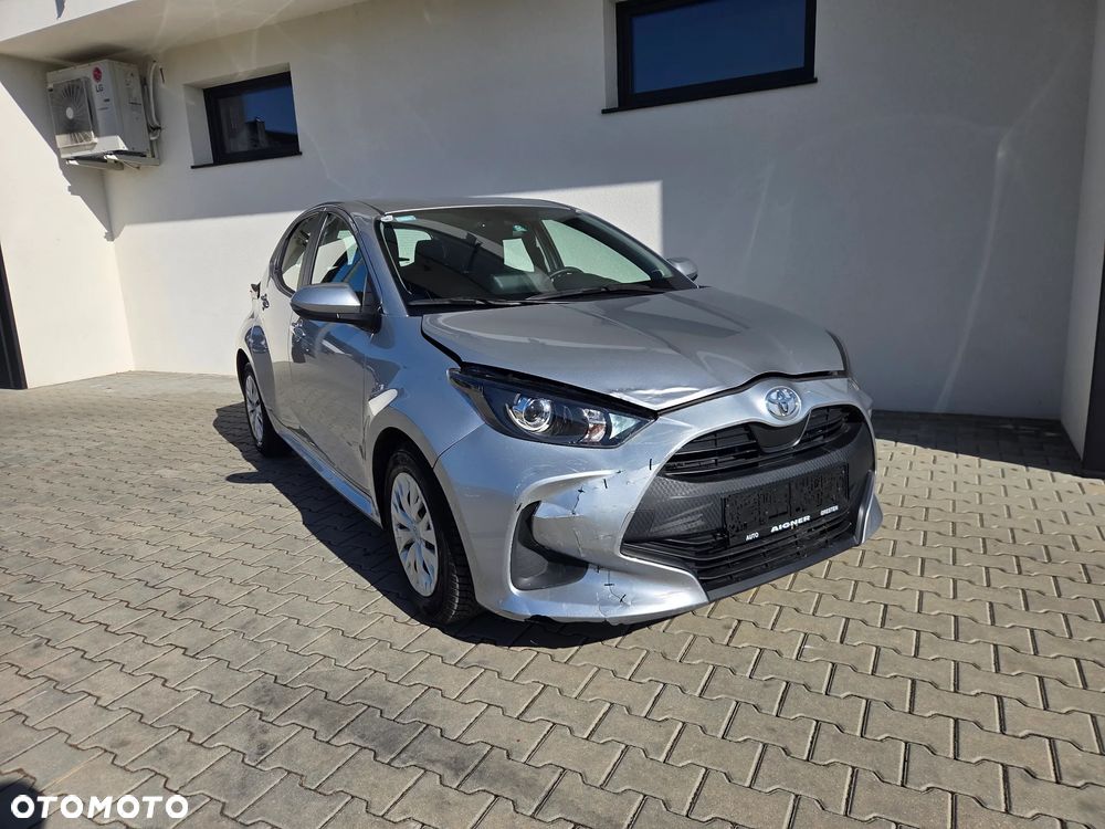 Toyota Yaris - 1