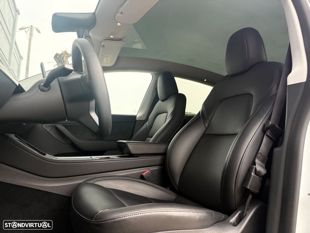 Tesla Model Y Long Range Dual Motor AWD - 13