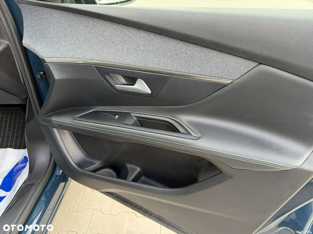 Peugeot 3008 BlueHDi 130 Stop & Start EAT8 Allure Pack - 32