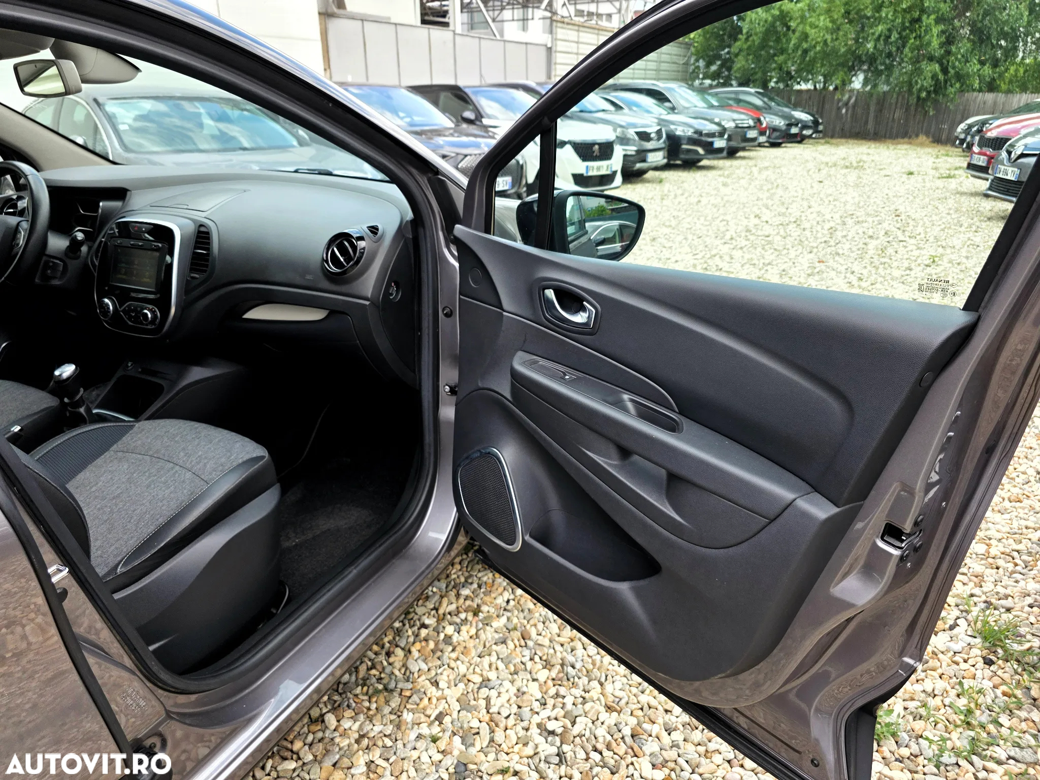 Renault Captur TCe 130 GPF INTENS - 13