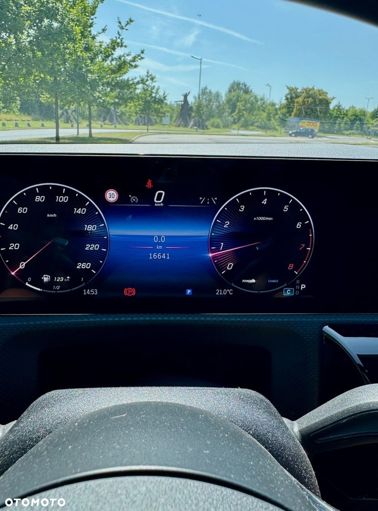 Mercedes-Benz CLA - 9
