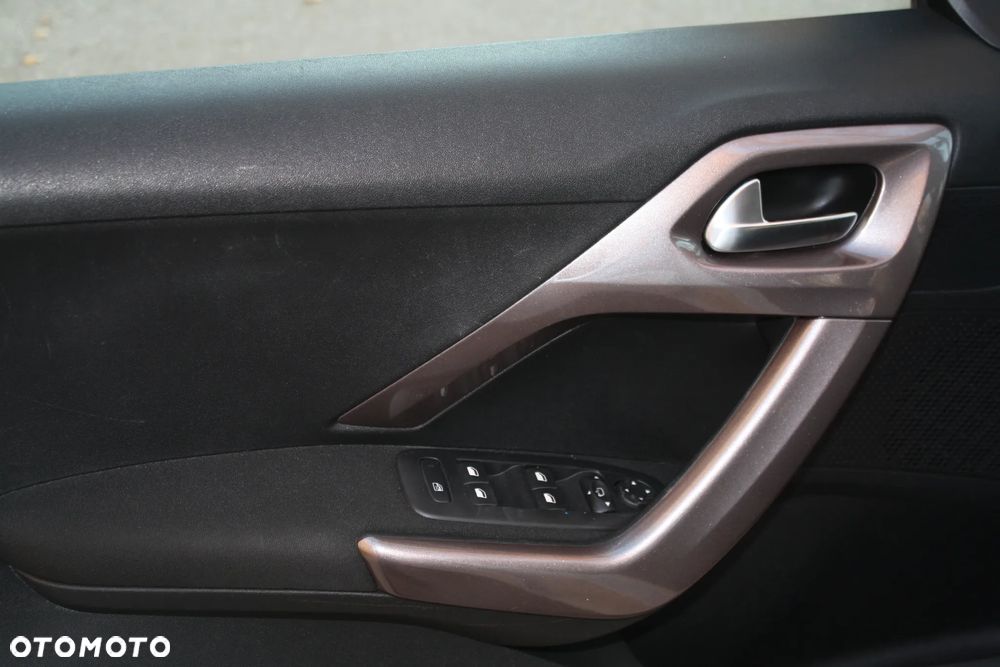 Peugeot 2008 PureTech 110 Style - 23