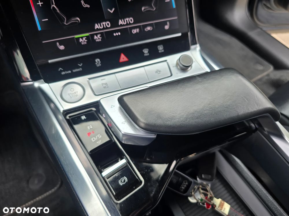 Audi e-tron - 35
