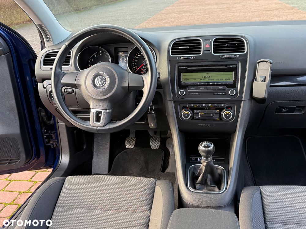 Volkswagen Golf 1.6 Comfortline - 24