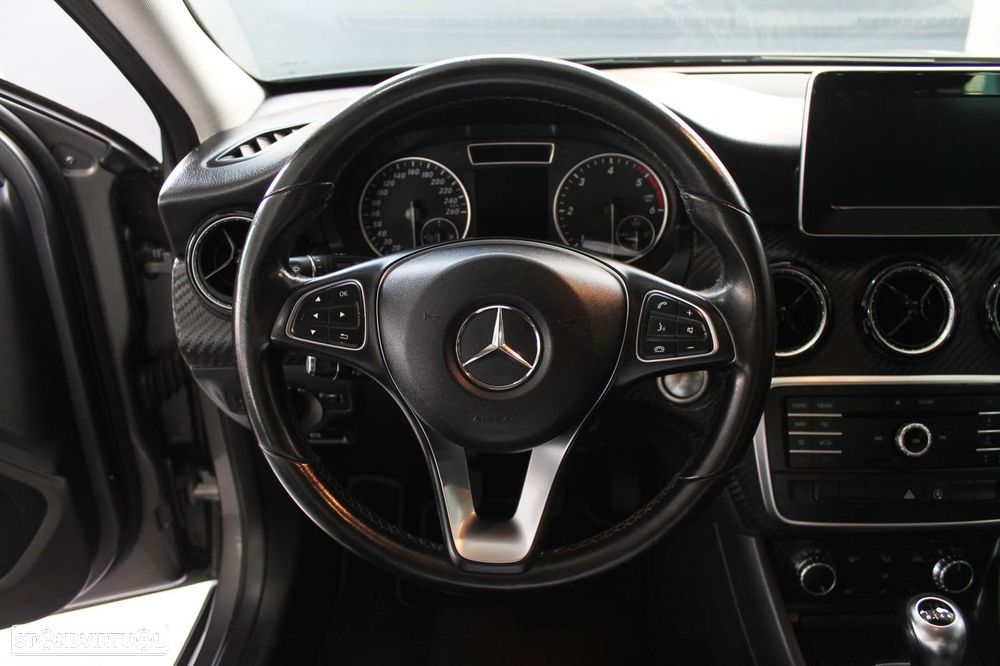 Mercedes-Benz GLA 180 d - 7