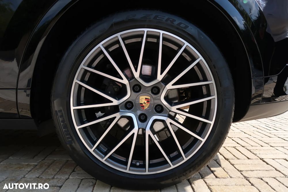 Porsche Cayenne - 24