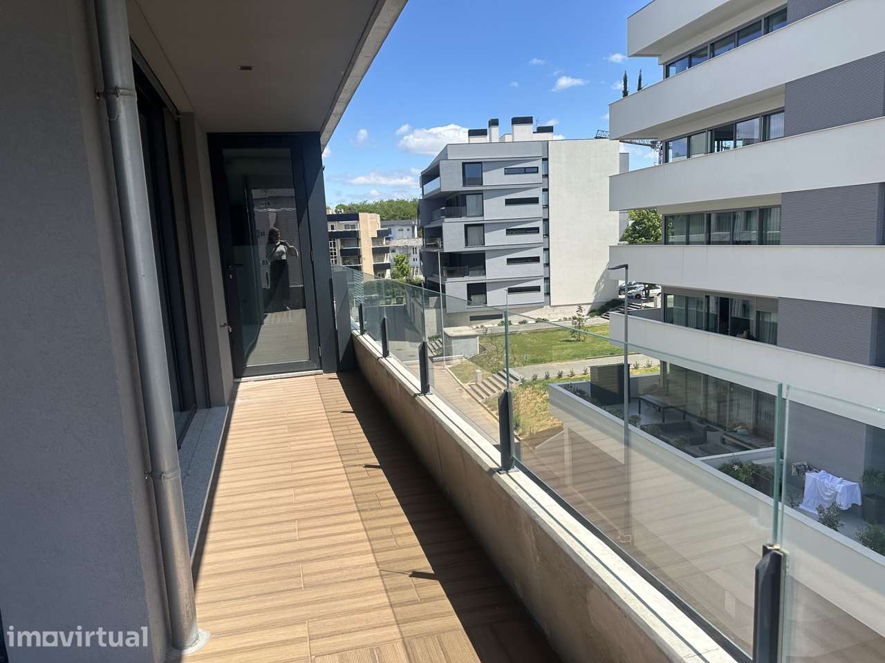 Um T1 novo, no Canidelo Gardens II com garagem, arrumos, - Grande imagem: 3/25