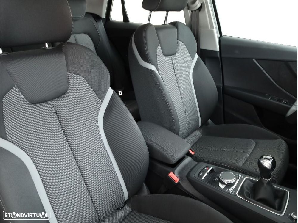 Audi Q2 30 TFSI Advanced - 16