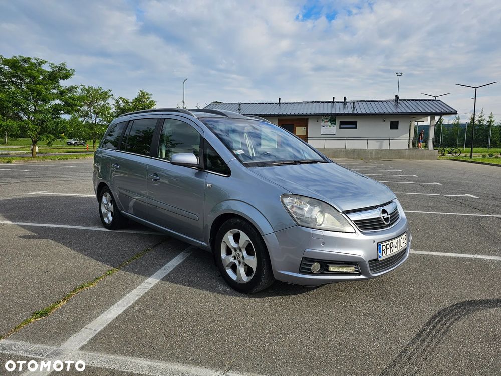 Opel Zafira 1.9 CDTI Cosmo - 1