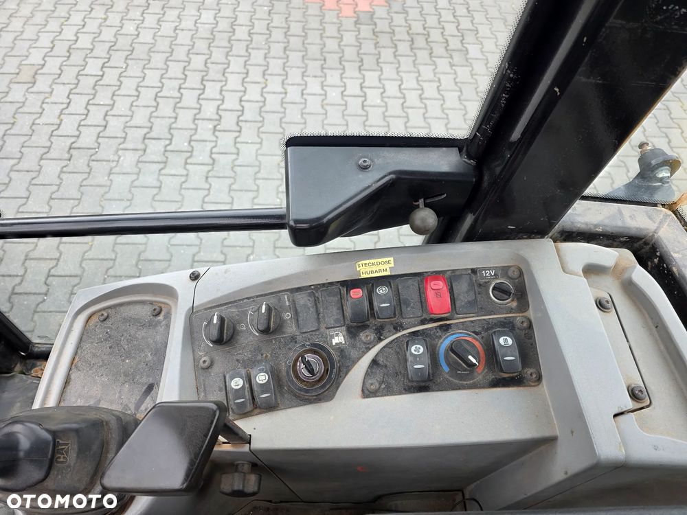Caterpillar 907H, 2012 ROK, 4100 MTH, ŁYŻKA OTWIERANA + WIDŁY - 17