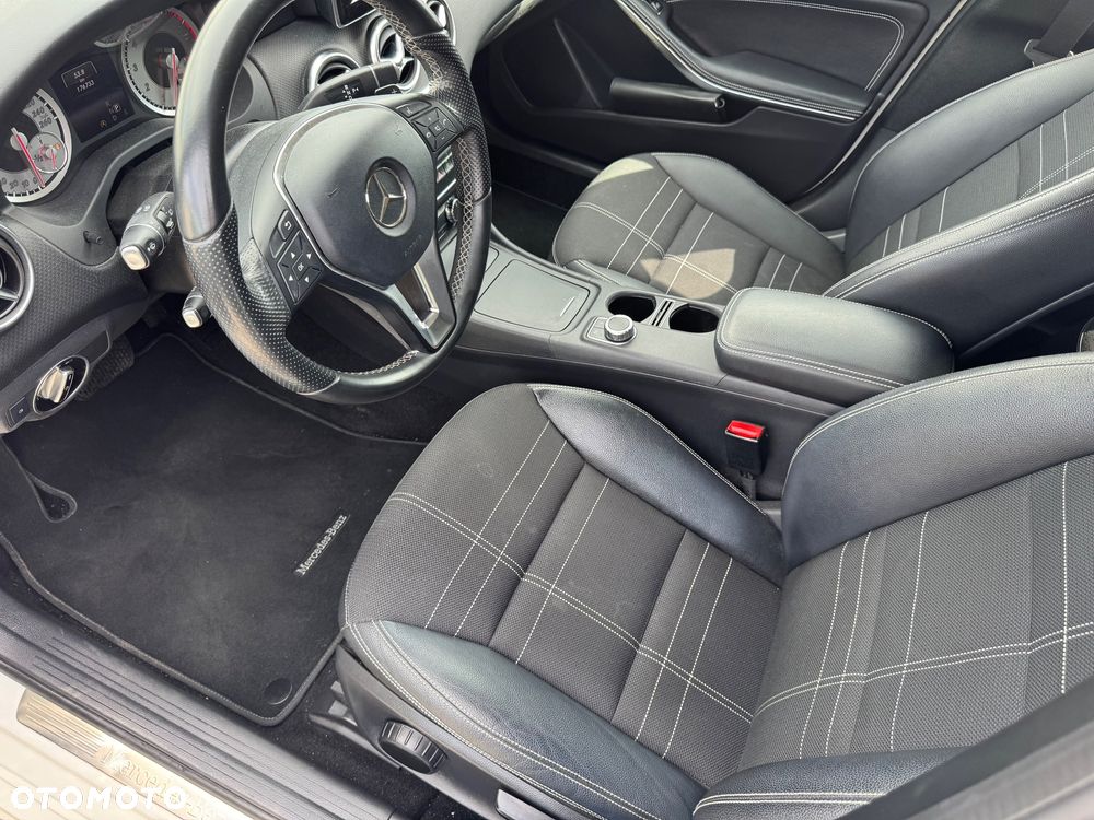 Mercedes-Benz Klasa A 200 7G-DCT Activity Edition - 28