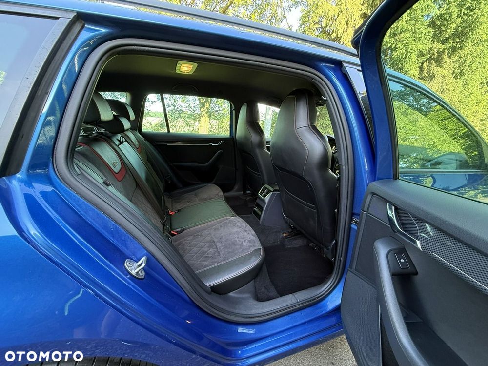 Skoda Octavia 2.0 TDI RS - 8