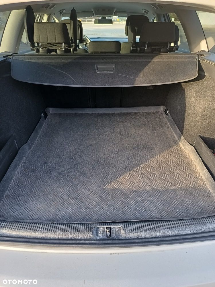 Volkswagen Passat 2.0 TDI Comfortline - 8