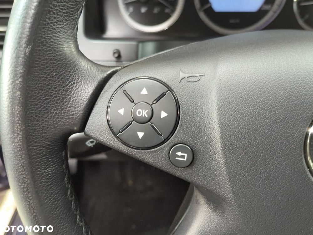 Mercedes-Benz Klasa C 200 CDI DPF BlueEFFICIENCY SPORT EDITION - 33