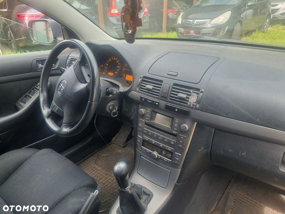 Toyota Avensis - 7