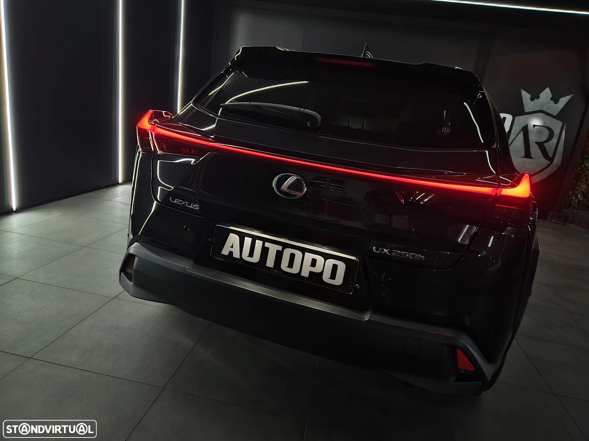 Lexus UX 250h Special Edition (LCA) - 24