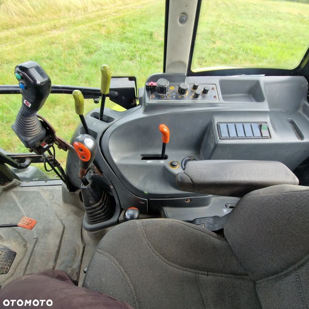 Claas Axos 340 CX - 6