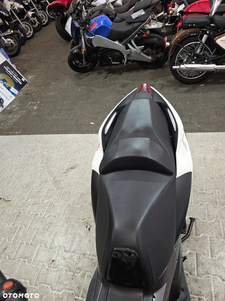 Aprilia SRV 850 - 28