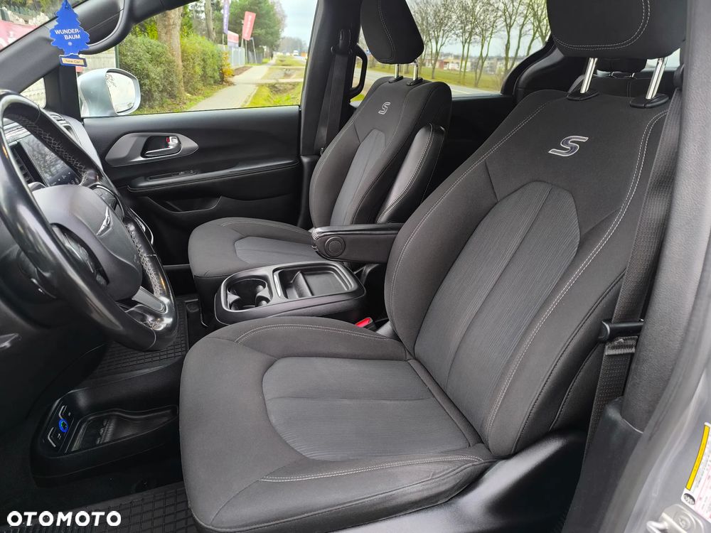 Chrysler Pacifica - 9