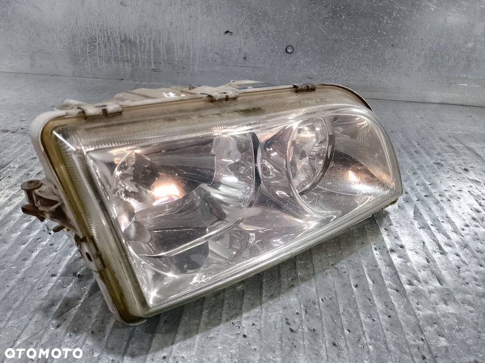 LAMPY PRZÓD KOMPLET VOLVO V40 1AG007861-33  1AG007861-34 30899682  30899683 - 7