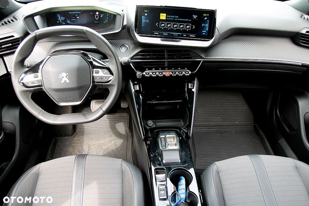 Peugeot 2008 50kWh Allure - 24