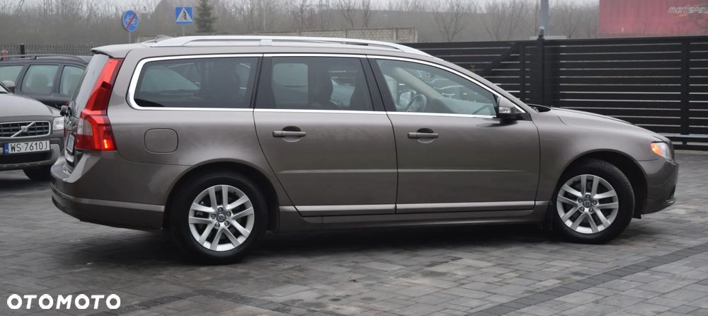 Volvo V70 2.5T Summum - 4