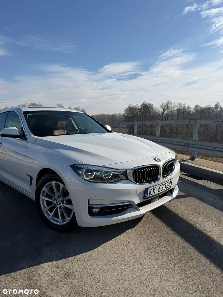 BMW Seria 3 320d Luxury Line - 22