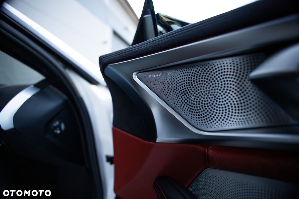 BMW M8 Competition - 19