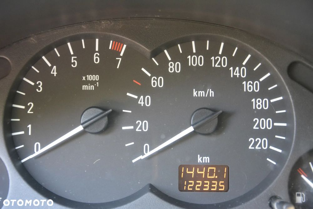 Opel Corsa 1.2 16V - 5