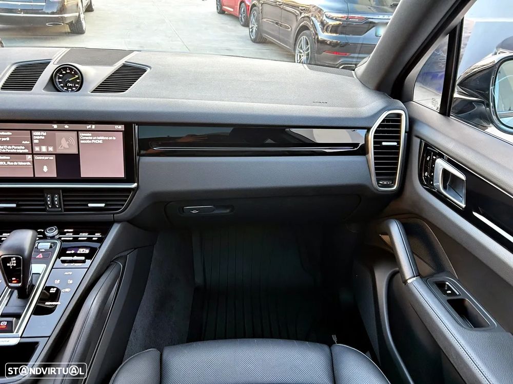 Porsche Cayenne Coupé E-Hybrid - 11