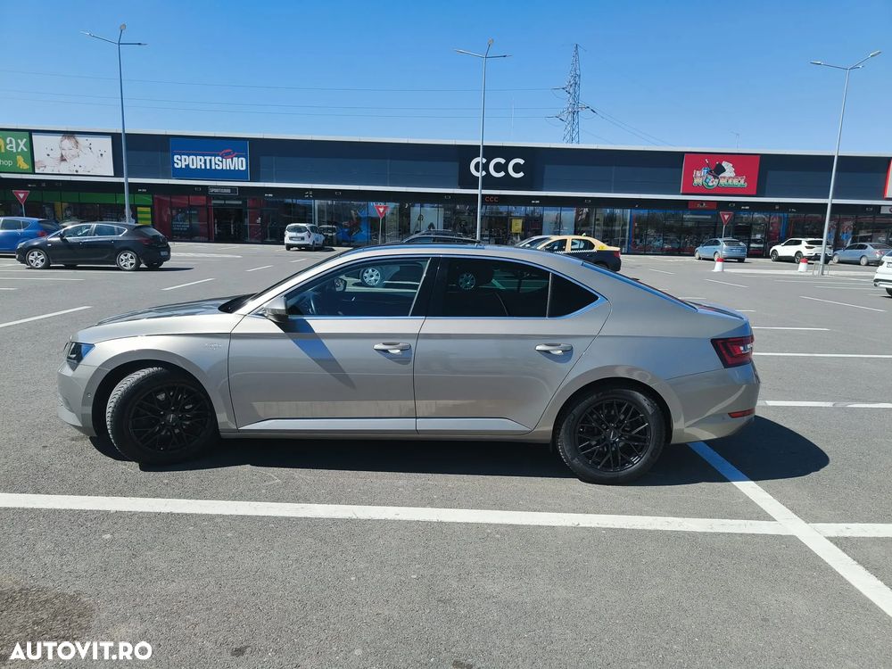Skoda Superb 2.0 TDI DSG 4X4 Laurin & Klement - 1