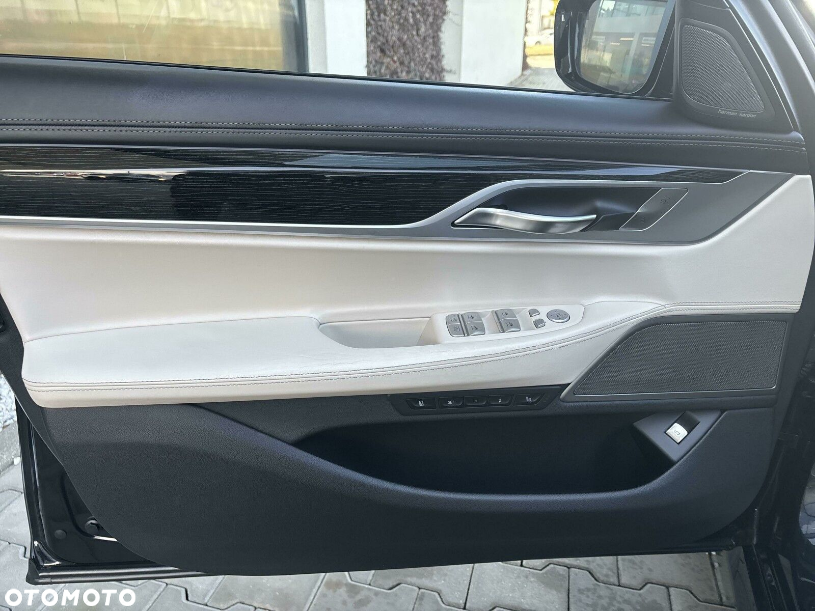 BMW Seria 7 - 11