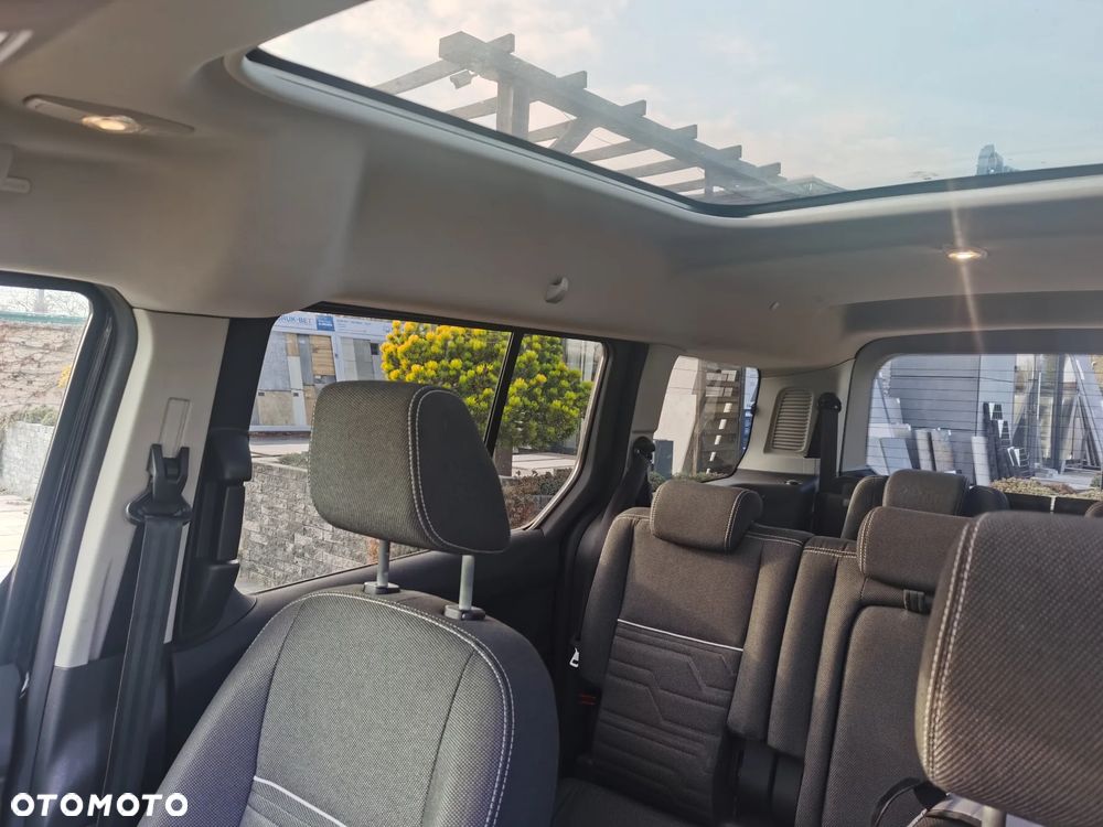 Ford Tourneo Connect Grand - 11