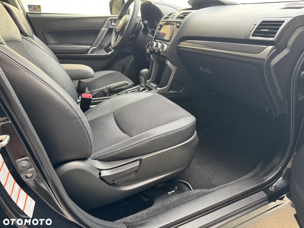 Subaru Forester 2.0 i Exclusive Special (EyeSight) Lineartronic - 19