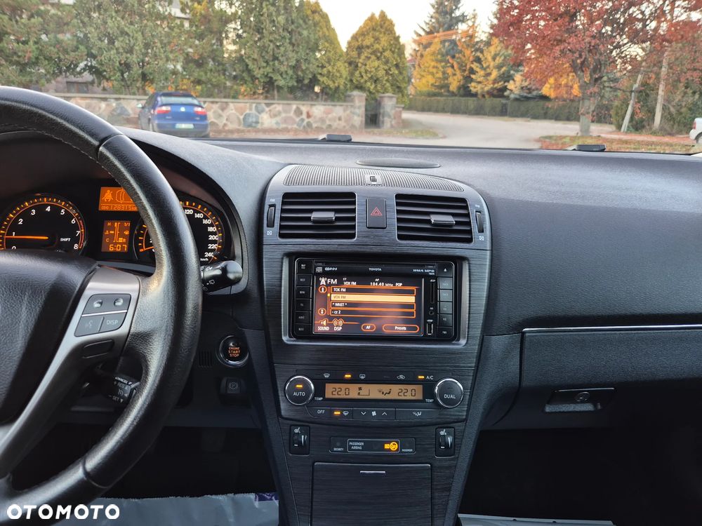 Toyota Avensis 2.0 Prestige NAVI - 32