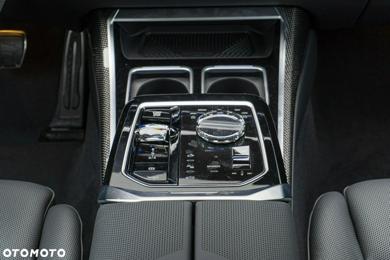 BMW Seria 7 - 16