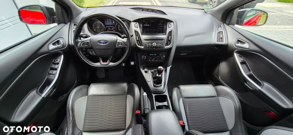 Ford Focus 2.0 EcoBoost ST mit Leder-Exclusiv-Paket - 20
