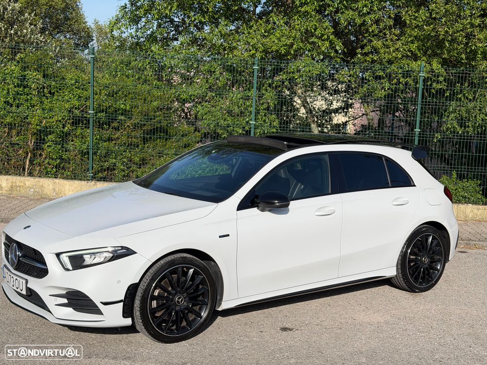 Mercedes-Benz A 250 e AMG Line - 13