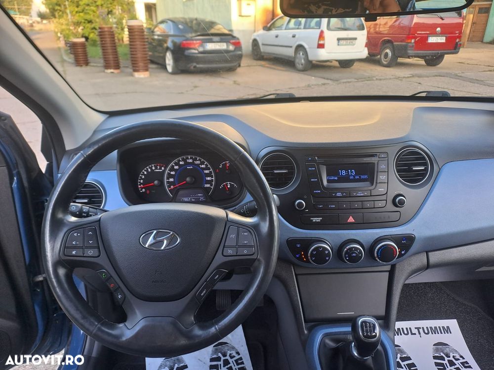 Hyundai i10 1.0 Fifa World Cup Edition - 3