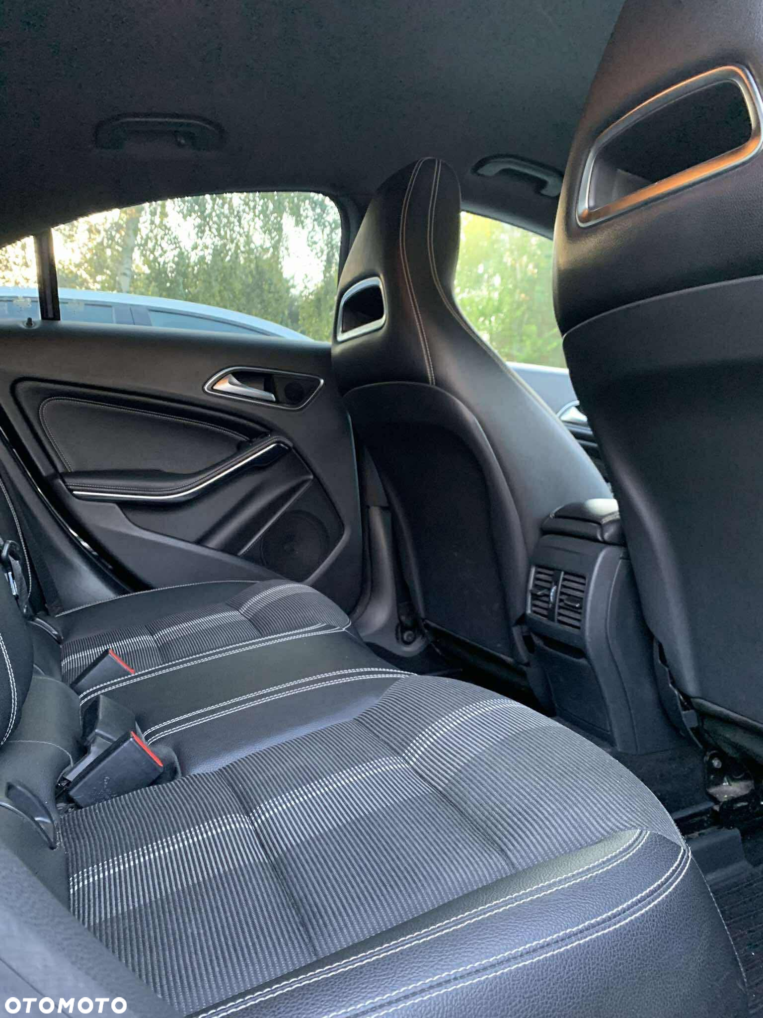 Mercedes-Benz CLA 200 d 7G-DCT AMG Line - 6