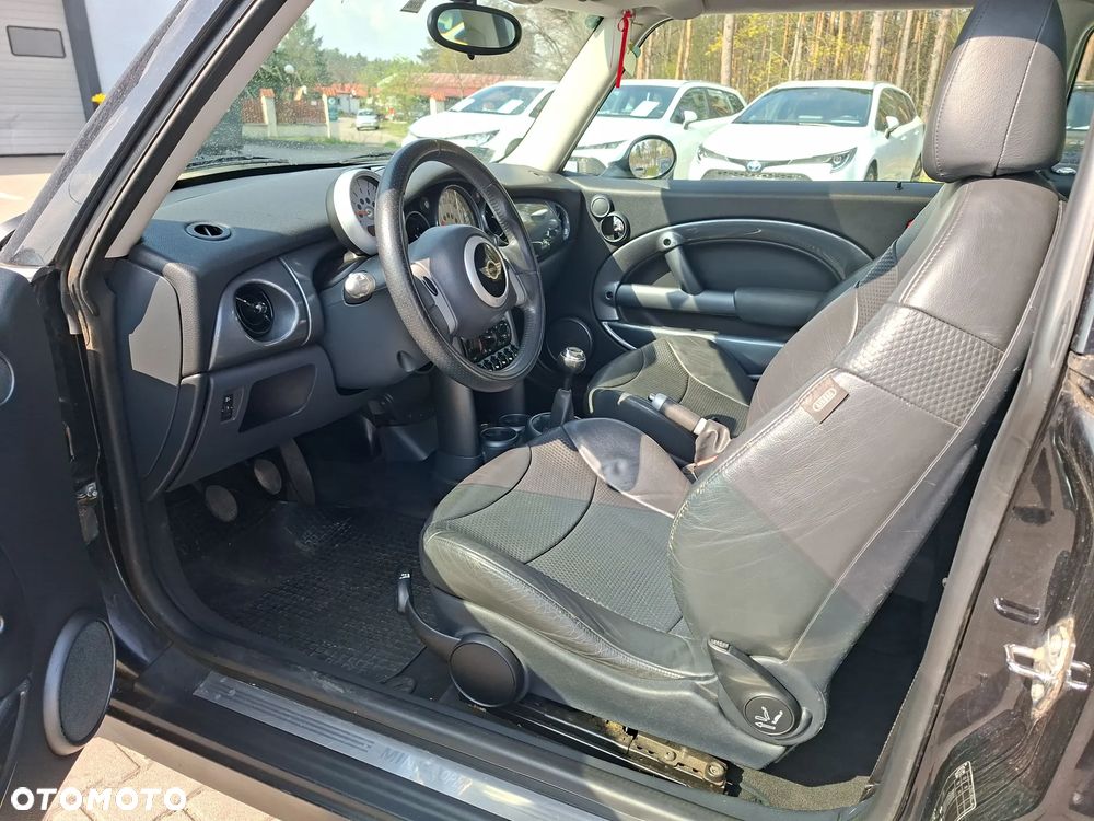 MINI Cooper Standard - 14