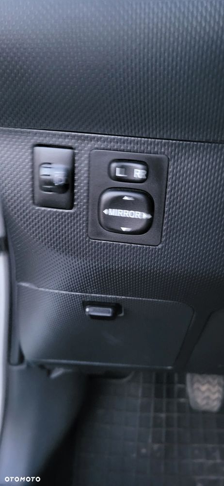 Toyota Urban Cruiser 1.33 4x2 Town+ - 11