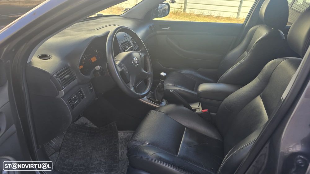 Toyota Avensis SW 2.0 D-4D - 9