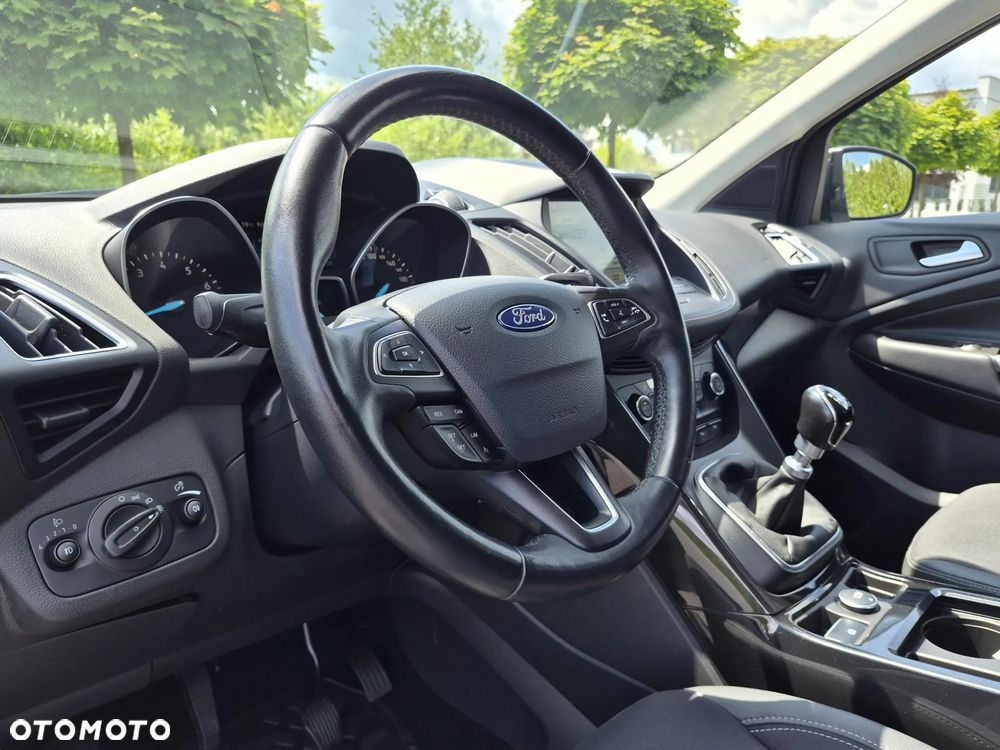 Ford Kuga 1.5 EcoBoost 2x4 Titanium - 5