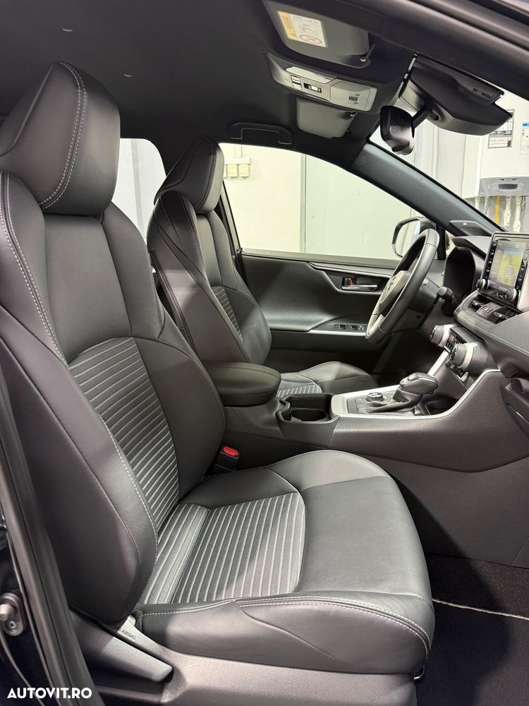 Toyota RAV4 2.5 4x4 Black Edition - 17